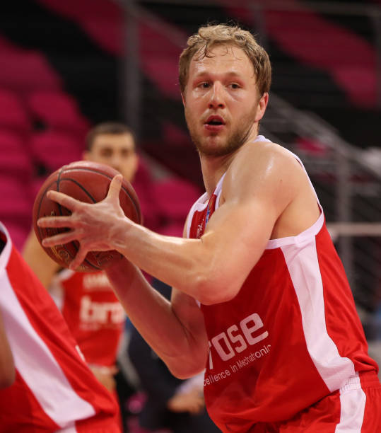 对手极善于 对手极善于