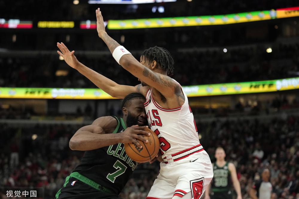 均位居球队 均位居球队