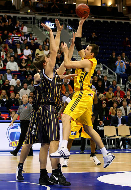 屡遭侵犯 屡遭侵犯