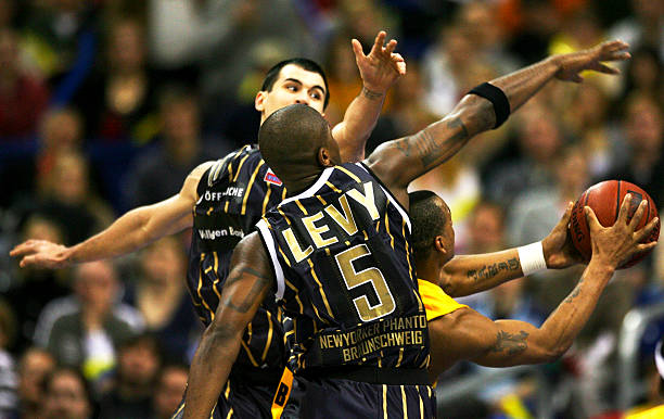 但他始终以 但他始终以