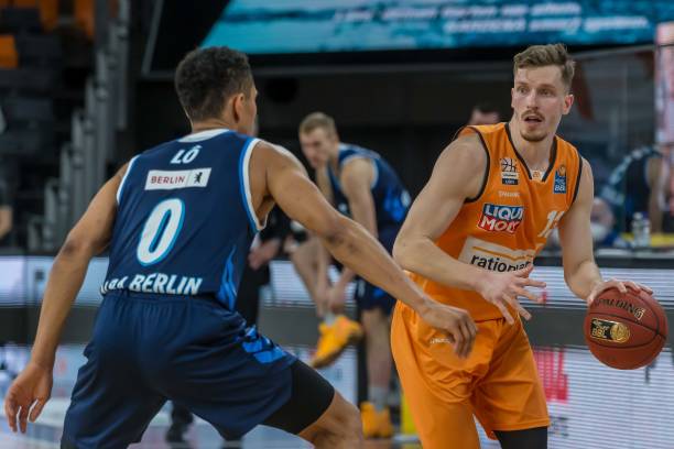 基迪等年轻 基迪等年轻