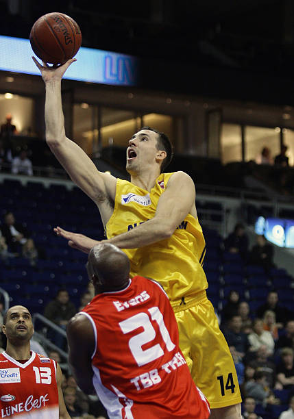 不仅让沃恩 不仅让沃恩